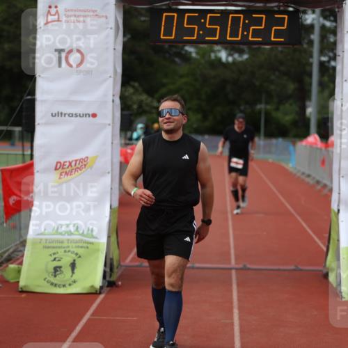 14.06.2026 - 7 Türme Triathlon Andreas Tolksdorf http://msf.ph/oto/9809486 14.06.2026 16:50:21 Ziel 694, 766 meine-sportfotos.de