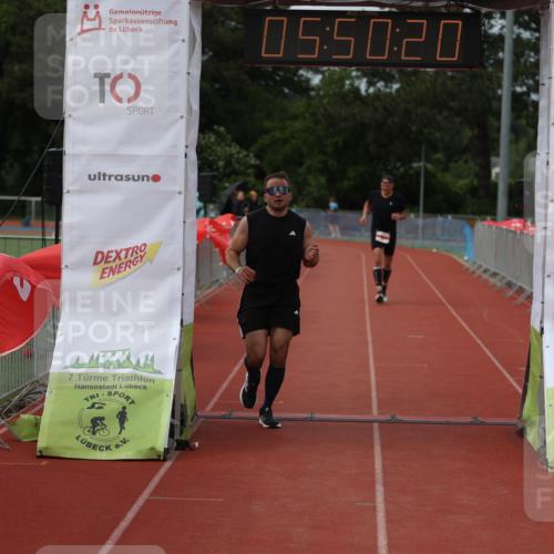 14.06.2026 - 7 Türme Triathlon Andreas Tolksdorf http://msf.ph/oto/9809489 14.06.2026 16:50:19 Ziel 694, 766 meine-sportfotos.de