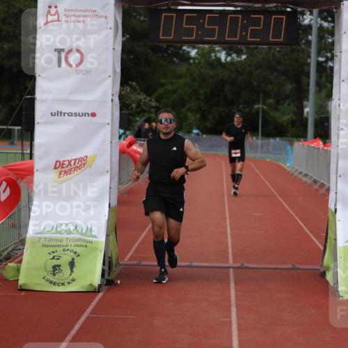 14.06.2026 - 7 Türme Triathlon Andreas Tolksdorf http://msf.ph/oto/9809496 14.06.2026 16:50:19 Ziel 694, 766 meine-sportfotos.de