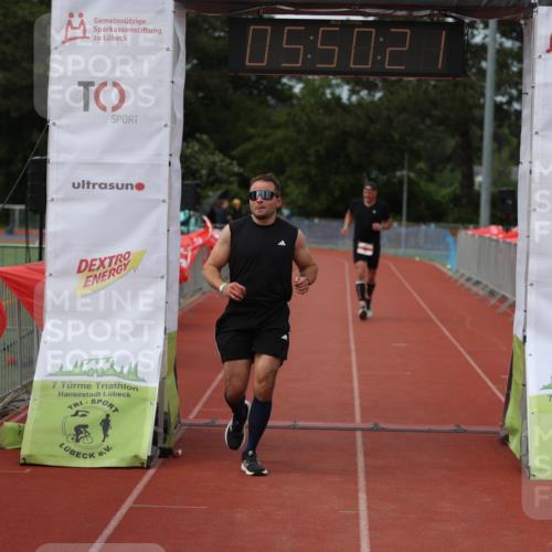 14.06.2026 - 7 Türme Triathlon Andreas Tolksdorf http://msf.ph/oto/9809504 14.06.2026 16:50:19 Ziel 694, 766 meine-sportfotos.de
