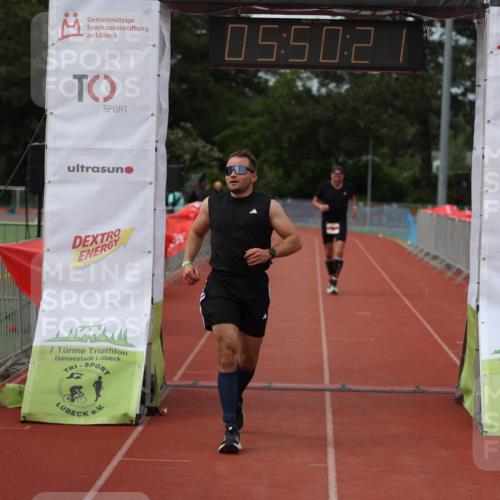 14.06.2026 - 7 Türme Triathlon Andreas Tolksdorf http://msf.ph/oto/9809510 14.06.2026 16:50:20 Ziel 694, 766 meine-sportfotos.de