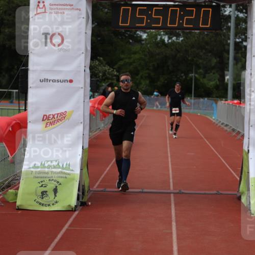 14.06.2026 - 7 Türme Triathlon Andreas Tolksdorf http://msf.ph/oto/9809520 14.06.2026 16:50:18 Ziel 694, 766 meine-sportfotos.de