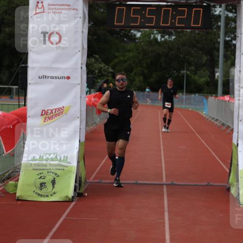 14.06.2026 - 7 Türme Triathlon Andreas Tolksdorf http://msf.ph/oto/9809522 14.06.2026 16:50:19 Ziel 694, 766 meine-sportfotos.de