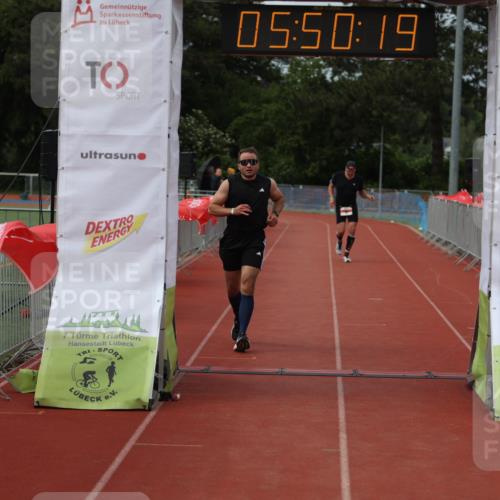 14.06.2026 - 7 Türme Triathlon Andreas Tolksdorf http://msf.ph/oto/9809528 14.06.2026 16:50:18 Ziel 694, 766 meine-sportfotos.de
