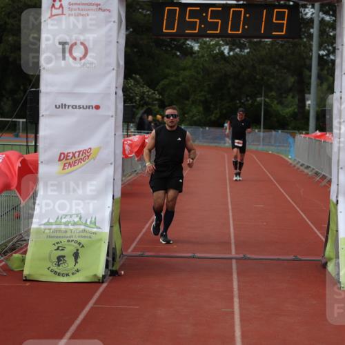 14.06.2026 - 7 Türme Triathlon Andreas Tolksdorf http://msf.ph/oto/9809531 14.06.2026 16:50:18 Ziel 694, 766 meine-sportfotos.de