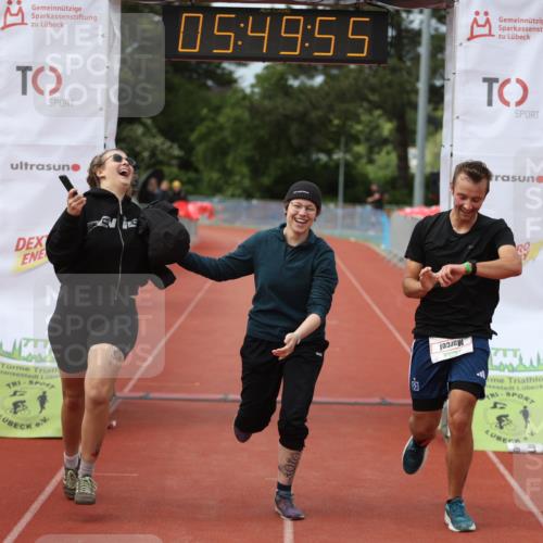 14.06.2026 - 7 Türme Triathlon Andreas Tolksdorf http://msf.ph/oto/9809538 14.06.2026 16:49:54 Ziel 829, 891 meine-sportfotos.de
