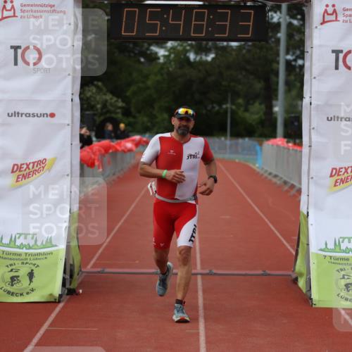 14.06.2026 - 7 Türme Triathlon Andreas Tolksdorf http://msf.ph/oto/9809652 14.06.2026 16:48:31 Ziel 631 meine-sportfotos.de