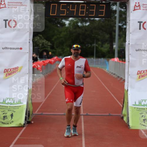 14.06.2026 - 7 Türme Triathlon Andreas Tolksdorf http://msf.ph/oto/9809656 14.06.2026 16:48:31 Ziel 631 meine-sportfotos.de