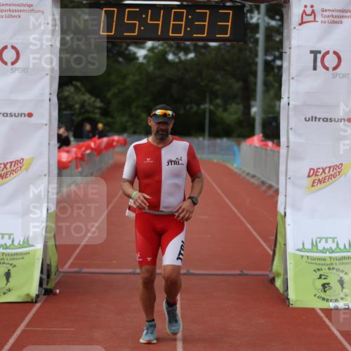 14.06.2026 - 7 Türme Triathlon Andreas Tolksdorf http://msf.ph/oto/9809662 14.06.2026 16:48:32 Ziel 631 meine-sportfotos.de