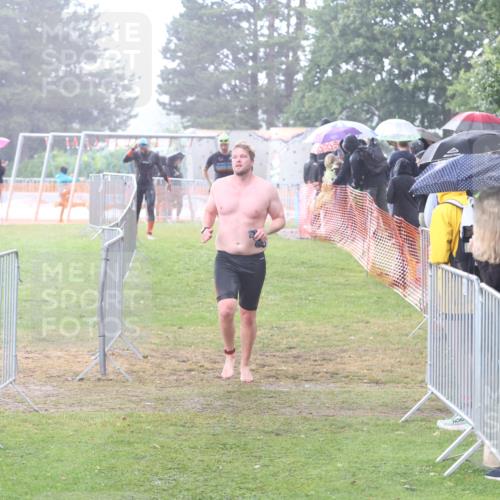 14.06.2026 - 7 Türme Triathlon Andreas Tolksdorf http://msf.ph/oto/9810161 14.06.2026 13:35:00 Schwimmen  meine-sportfotos.de