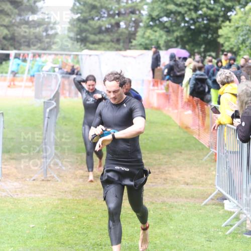 14.06.2026 - 7 Türme Triathlon Andreas Tolksdorf http://msf.ph/oto/9810375 14.06.2026 13:40:01 Schwimmen  meine-sportfotos.de