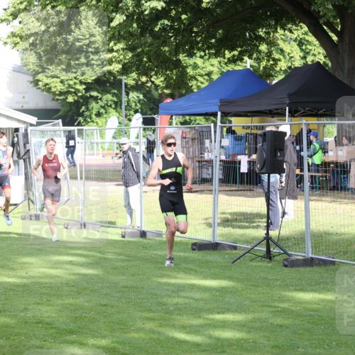 14.06.2026 - 7 Türme Triathlon Andreas Tolksdorf http://msf.ph/oto/9810653 14.06.2026 08:25:20 Schwimmen  meine-sportfotos.de