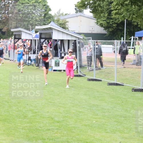 14.06.2026 - 7 Türme Triathlon Andreas Tolksdorf http://msf.ph/oto/9810706 14.06.2026 08:43:58 Schwimmen  meine-sportfotos.de