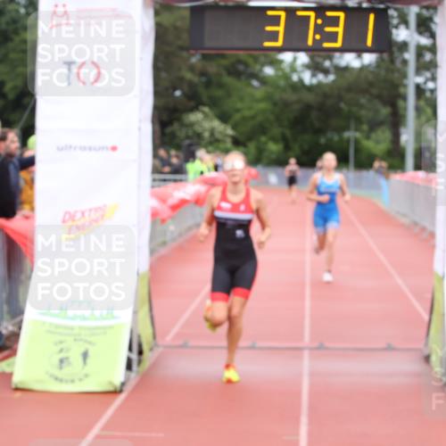14.06.2026 - 7 Türme Triathlon Andreas Tolksdorf http://msf.ph/oto/9810971 14.06.2026 08:55:22 Schwimmen  meine-sportfotos.de