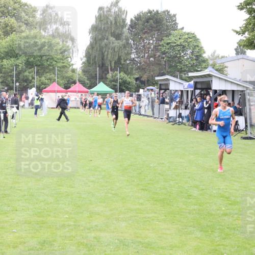 14.06.2026 - 7 Türme Triathlon Andreas Tolksdorf http://msf.ph/oto/9811054 14.06.2026 09:16:05 Schwimmen  meine-sportfotos.de
