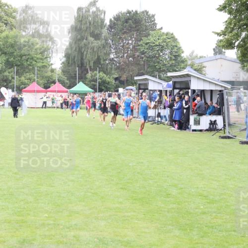 14.06.2026 - 7 Türme Triathlon Andreas Tolksdorf http://msf.ph/oto/9811063 14.06.2026 09:16:10 Schwimmen  meine-sportfotos.de