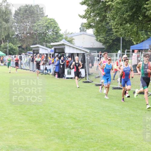 14.06.2026 - 7 Türme Triathlon Andreas Tolksdorf http://msf.ph/oto/9811077 14.06.2026 09:16:17 Schwimmen  meine-sportfotos.de