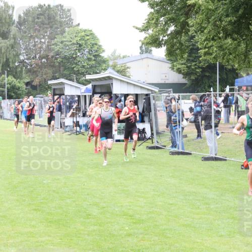 14.06.2026 - 7 Türme Triathlon Andreas Tolksdorf http://msf.ph/oto/9811114 14.06.2026 09:17:57 Schwimmen  meine-sportfotos.de