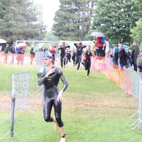 14.06.2026 - 7 Türme Triathlon Andreas Tolksdorf http://msf.ph/oto/9811198 14.06.2026 09:20:39 Schwimmen  meine-sportfotos.de