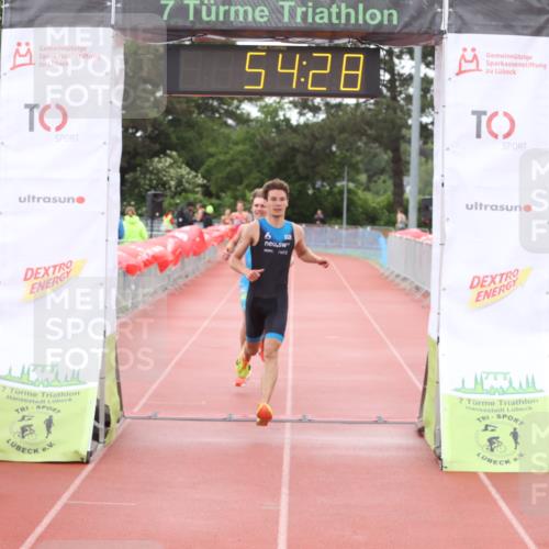 14.06.2026 - 7 Türme Triathlon Andreas Tolksdorf http://msf.ph/oto/9811332 14.06.2026 09:33:39 Schwimmen  meine-sportfotos.de