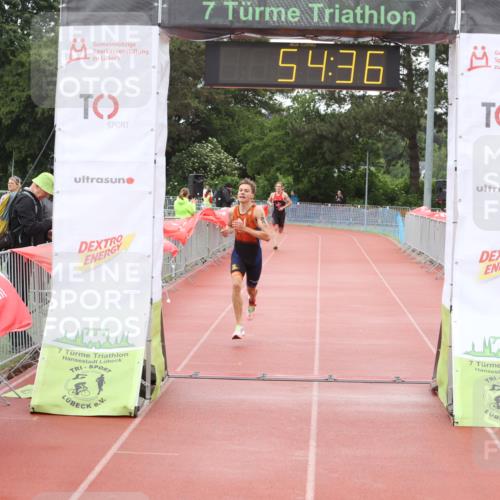 14.06.2026 - 7 Türme Triathlon Andreas Tolksdorf http://msf.ph/oto/9811340 14.06.2026 09:33:48 Schwimmen  meine-sportfotos.de