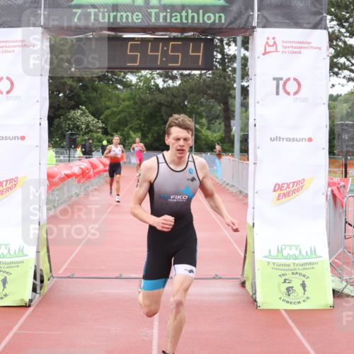 14.06.2026 - 7 Türme Triathlon Andreas Tolksdorf http://msf.ph/oto/9811356 14.06.2026 09:34:05 Schwimmen  meine-sportfotos.de