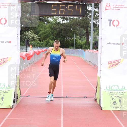 14.06.2026 - 7 Türme Triathlon Andreas Tolksdorf http://msf.ph/oto/9811406 14.06.2026 09:36:06 Schwimmen  meine-sportfotos.de