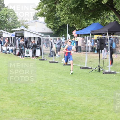 14.06.2026 - 7 Türme Triathlon Andreas Tolksdorf http://msf.ph/oto/9811437 14.06.2026 09:47:44 Schwimmen  meine-sportfotos.de