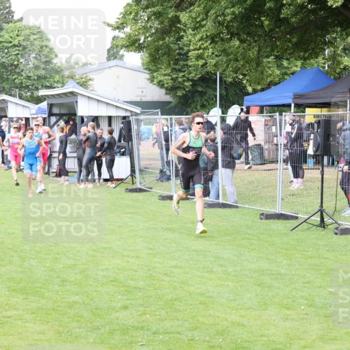 14.06.2026 - 7 Türme Triathlon Andreas Tolksdorf http://msf.ph/oto/9811447 14.06.2026 09:48:00 Schwimmen  meine-sportfotos.de