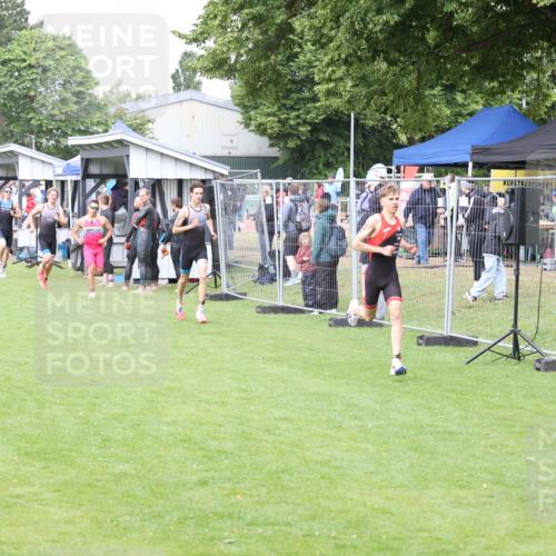 14.06.2026 - 7 Türme Triathlon Andreas Tolksdorf http://msf.ph/oto/9811469 14.06.2026 09:48:09 Schwimmen  meine-sportfotos.de