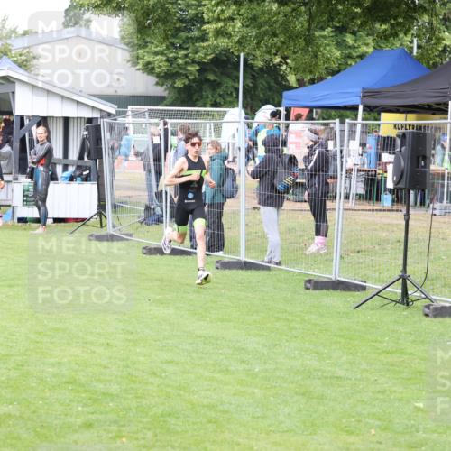 14.06.2026 - 7 Türme Triathlon Andreas Tolksdorf http://msf.ph/oto/9811491 14.06.2026 09:48:28 Schwimmen  meine-sportfotos.de