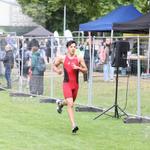 14.06.2026 - 7 Türme Triathlon Andreas Tolksdorf http://msf.ph/oto/9811682 14.06.2026 09:51:50 Schwimmen  meine-sportfotos.de