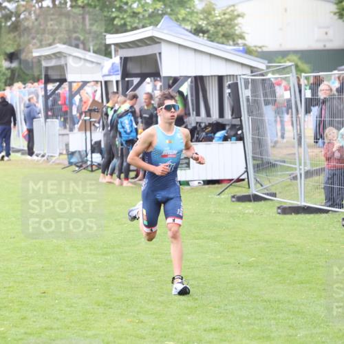 14.06.2026 - 7 Türme Triathlon Andreas Tolksdorf http://msf.ph/oto/9811692 14.06.2026 09:53:44 Schwimmen  meine-sportfotos.de