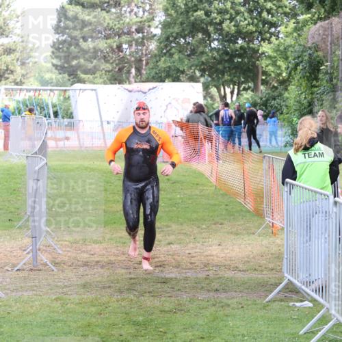 14.06.2026 - 7 Türme Triathlon Andreas Tolksdorf http://msf.ph/oto/9811914 14.06.2026 11:01:34 Schwimmen  meine-sportfotos.de