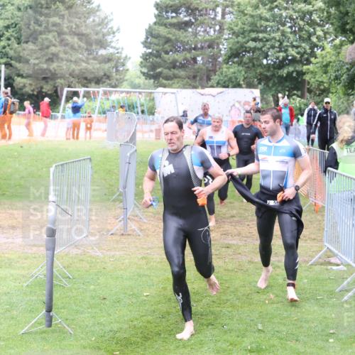 14.06.2026 - 7 Türme Triathlon Andreas Tolksdorf http://msf.ph/oto/9811992 14.06.2026 11:05:17 Schwimmen  meine-sportfotos.de