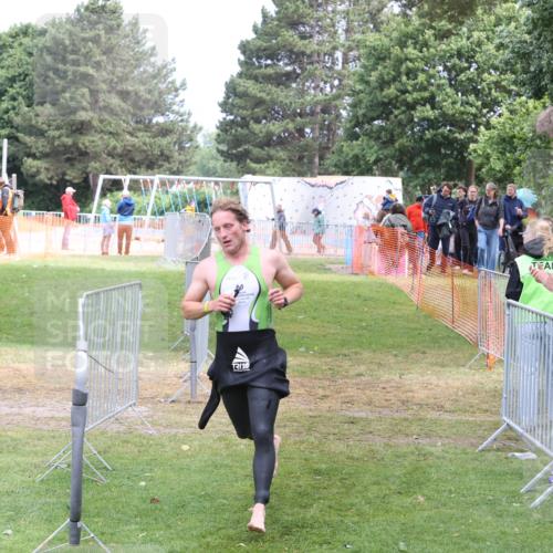 14.06.2026 - 7 Türme Triathlon Andreas Tolksdorf http://msf.ph/oto/9812017 14.06.2026 11:05:53 Schwimmen  meine-sportfotos.de