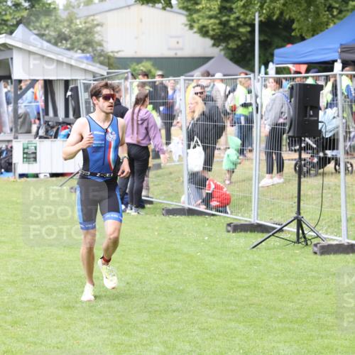 14.06.2026 - 7 Türme Triathlon Andreas Tolksdorf http://msf.ph/oto/9812102 14.06.2026 11:28:50 Schwimmen  meine-sportfotos.de