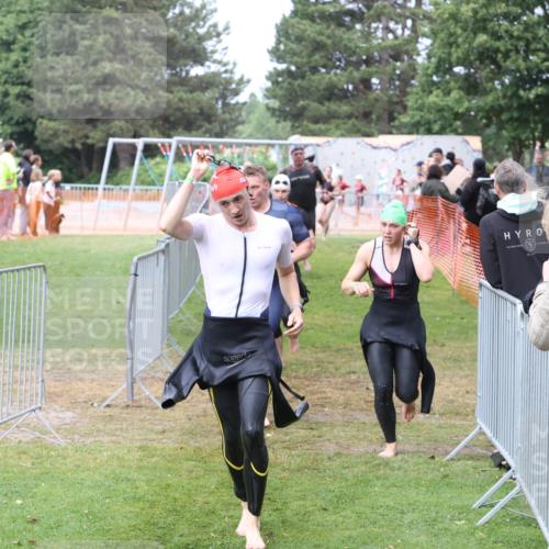 14.06.2026 - 7 Türme Triathlon Andreas Tolksdorf http://msf.ph/oto/9812376 14.06.2026 11:34:03 Schwimmen  meine-sportfotos.de