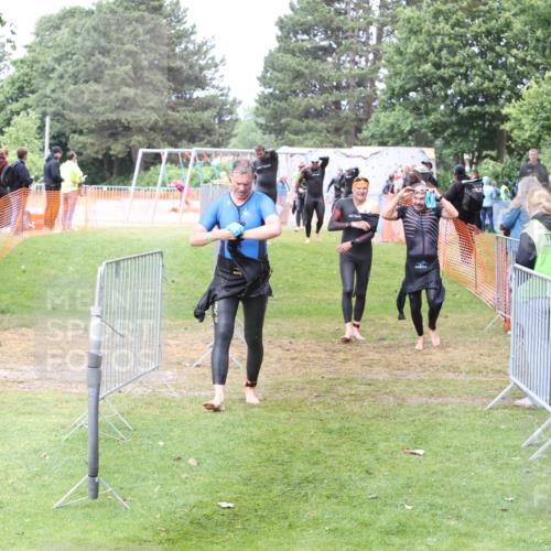 14.06.2026 - 7 Türme Triathlon Andreas Tolksdorf http://msf.ph/oto/9812543 14.06.2026 11:37:58 Schwimmen  meine-sportfotos.de