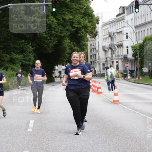 14.06.2026 - REWE Women's Run Jannik Wohlers http://msf.ph/oto/9812829 14.06.2026 11:05:49 Laufen 6059, 517, 01, 5678 meine-sportfotos.de