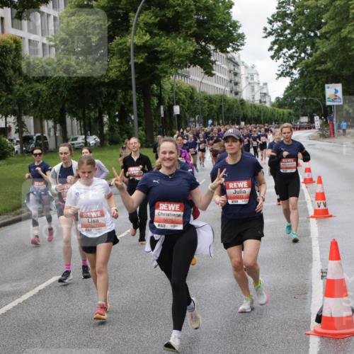 14.06.2026 - REWE Women's Run Jannik Wohlers http://msf.ph/oto/9812916 14.06.2026 10:39:25 Laufen 5212, 7, 5675, 57, 5777 meine-sportfotos.de