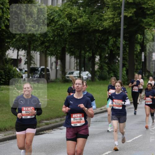 14.06.2026 - REWE Women's Run Jannik Wohlers http://msf.ph/oto/9812967 14.06.2026 10:39:32 Laufen 5112, 7, 5233, 57, 653 meine-sportfotos.de