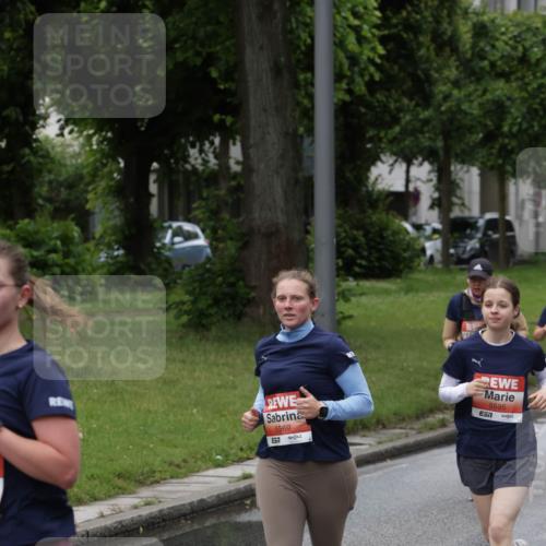 14.06.2026 - REWE Women's Run Jannik Wohlers http://msf.ph/oto/9813013 14.06.2026 10:39:35 Laufen 5569, 657, 5595, 7 meine-sportfotos.de