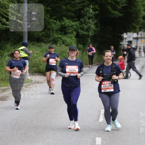 14.06.2026 - REWE Women's Run Jannik Wohlers http://msf.ph/oto/9813038 14.06.2026 11:06:38 Laufen 5558, 77, 5405, 657 meine-sportfotos.de