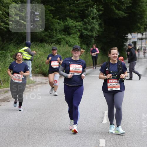 14.06.2026 - REWE Women's Run Jannik Wohlers http://msf.ph/oto/9813041 14.06.2026 11:06:38 Laufen 5558, 5405, 57 meine-sportfotos.de