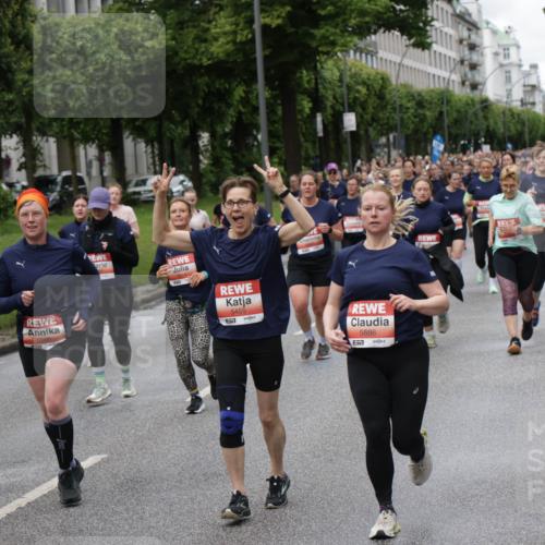 14.06.2026 - REWE Women's Run Jannik Wohlers http://msf.ph/oto/9813087 14.06.2026 10:39:44 Laufen 5455, 57, 5886 meine-sportfotos.de