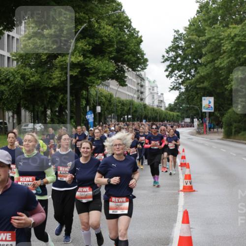 14.06.2026 - REWE Women's Run Jannik Wohlers http://msf.ph/oto/9813151 14.06.2026 10:39:50 Laufen 16, 6, 00, 6054, 6056 meine-sportfotos.de