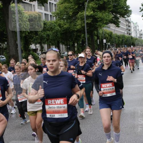 14.06.2026 - REWE Women's Run Jannik Wohlers http://msf.ph/oto/9813231 14.06.2026 10:39:59 Laufen 6020, 657, 5322, 657, 5373, 5183, 657 meine-sportfotos.de