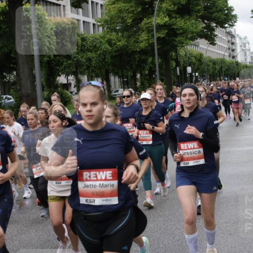 14.06.2026 - REWE Women's Run Jannik Wohlers http://msf.ph/oto/9813233 14.06.2026 10:39:59 Laufen 6020, 5873, 5322, 57, 5183 meine-sportfotos.de