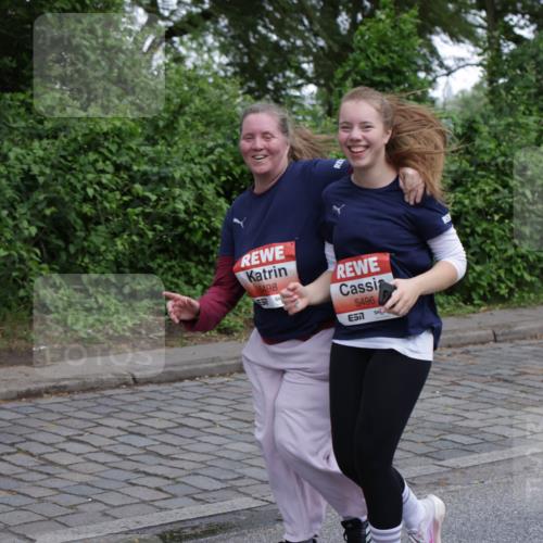 14.06.2026 - REWE Women's Run Jannik Wohlers http://msf.ph/oto/9813336 14.06.2026 11:07:54 Laufen 5498, 5496, 7 meine-sportfotos.de